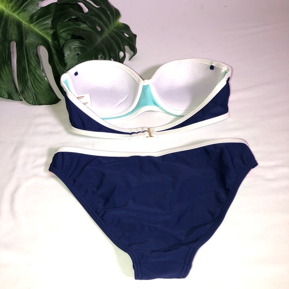 Strapless Bikini - Picture 3 of 4